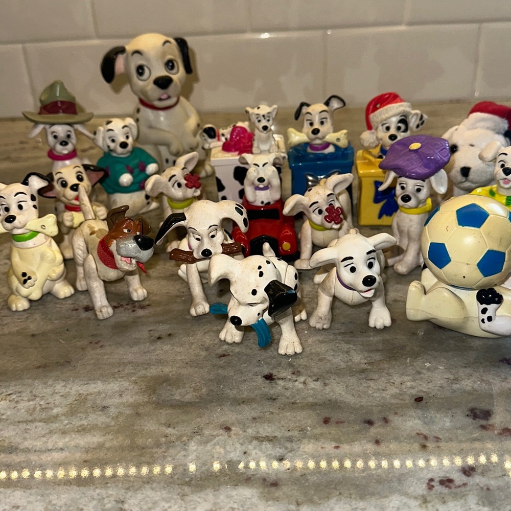Vintage Disney 101 Dalmatians Lot Of 20 Toy Figures PVC stuffed rubber